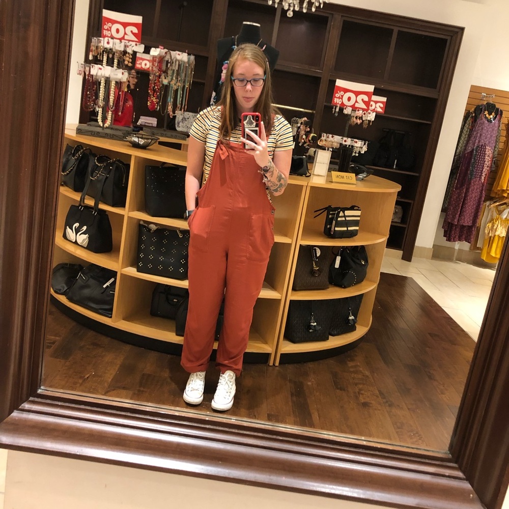 Meet your Posher, Caitlin